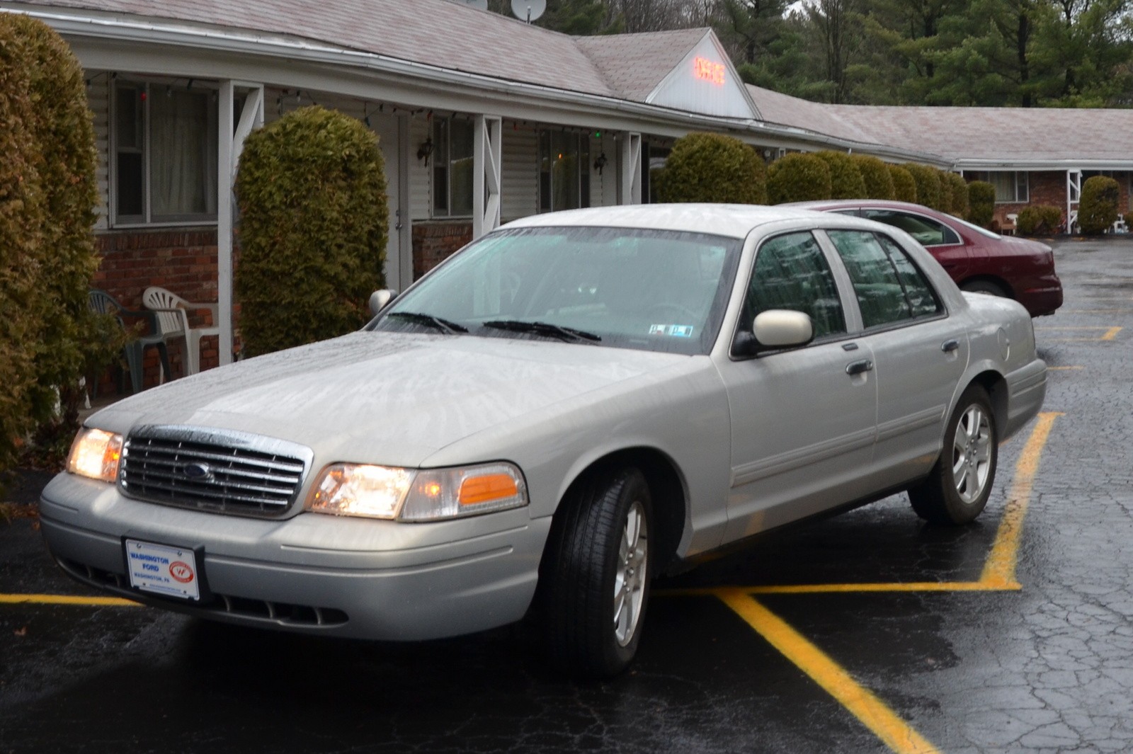 2011 FORD CROWN VICTORIA